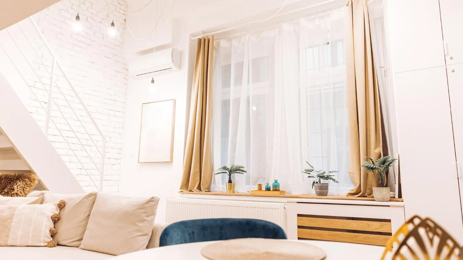 Comfy Designer Apartment In Ruin Pub District Budapest
