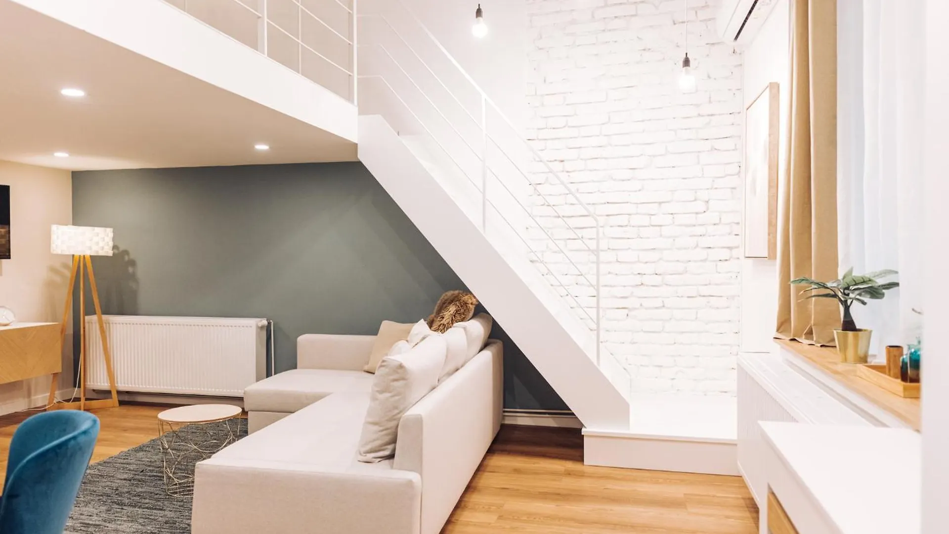 Comfy Designer Apartment In Ruin Pub District Budapest