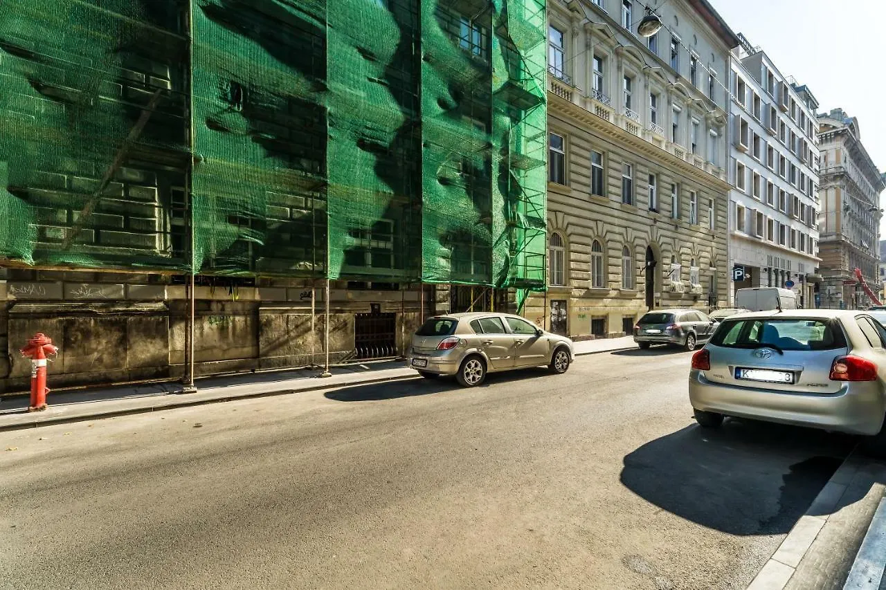 Comfy Designer Apartment In Ruin Pub District Budapest